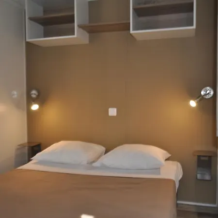 مكان تخييم Corsica Paradise