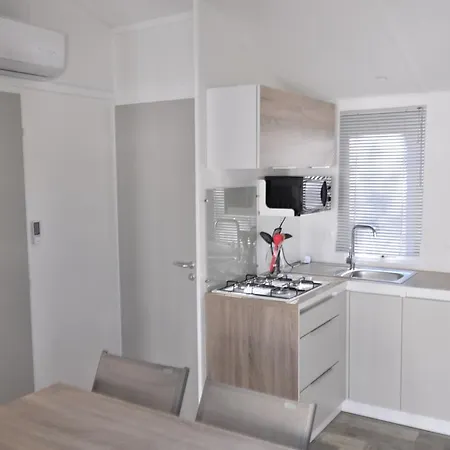 مكان تخييم Corsica Paradise 4*