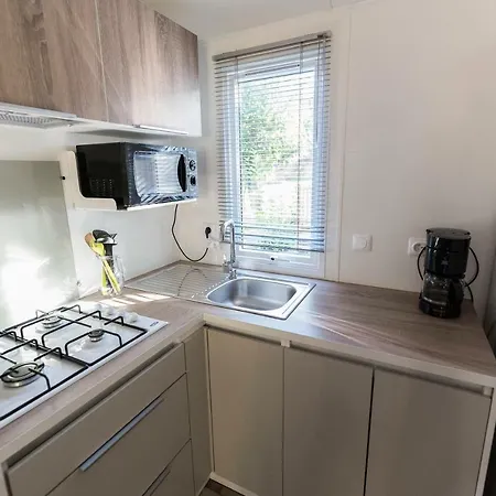 مكان تخييم Corsica Paradise